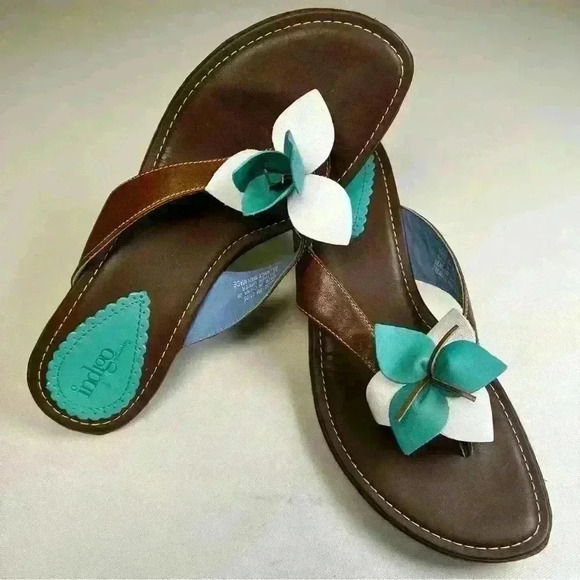 indigo by clarks Shoes - Indigo by Clarks Size 8M Brown Flip Flop
Leather Women Sandals barely worn!